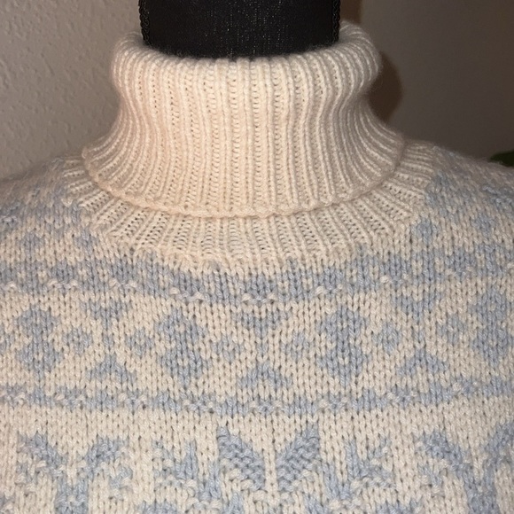 Ralph Lauren Women’s Black Label 100% Cashmere Blue Cream Turtleneck Sweater M - Picture 16 of 16